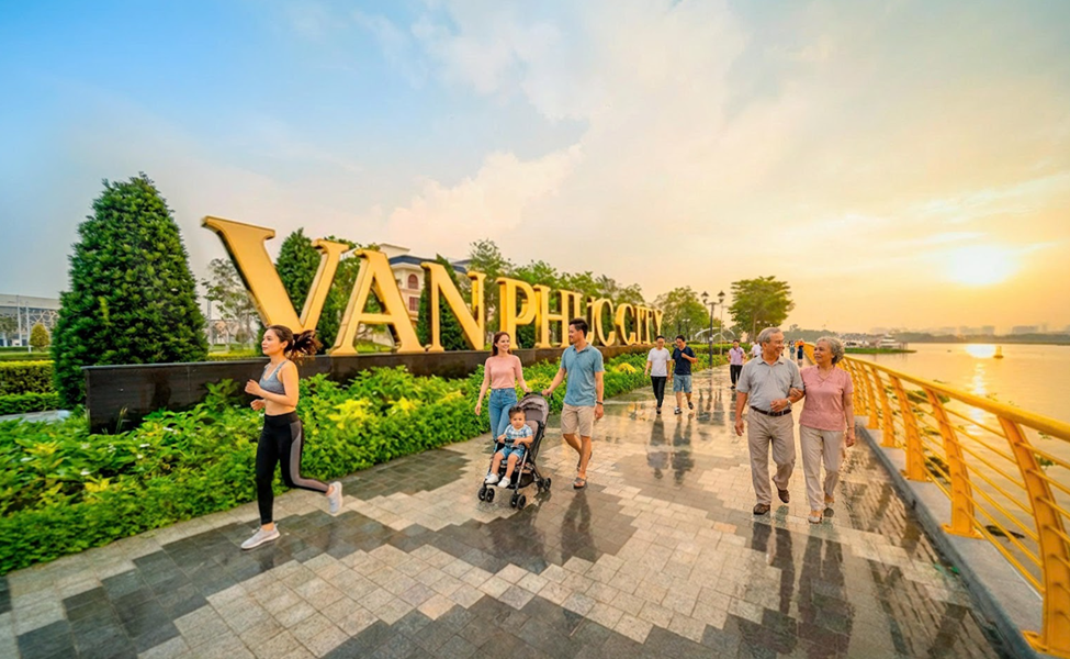 Tận hưởng cuộc sống tại Van Phuc City.