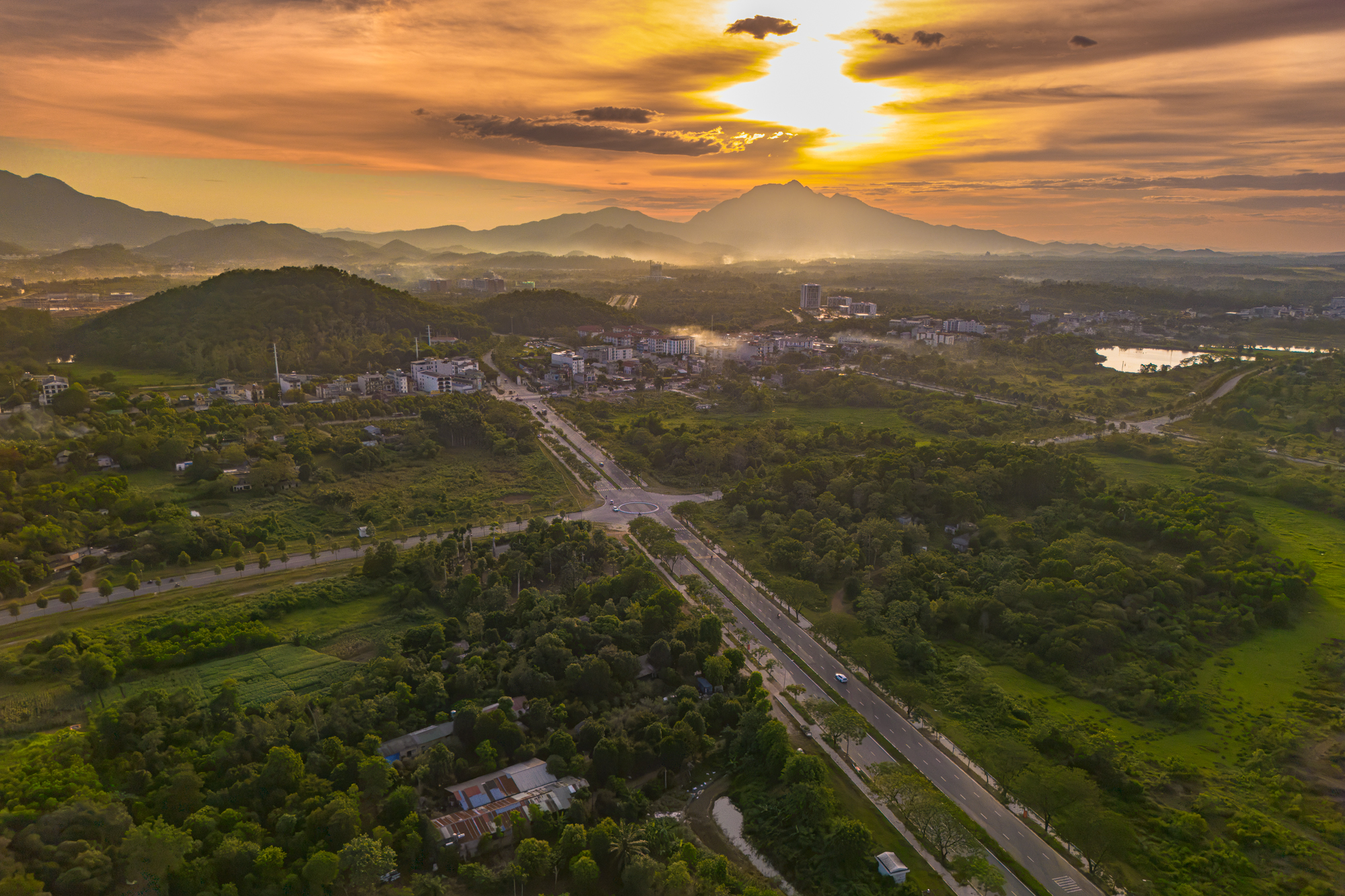 Toàn cảnh khu vực cách Hồ Gươm 40 km đang được 