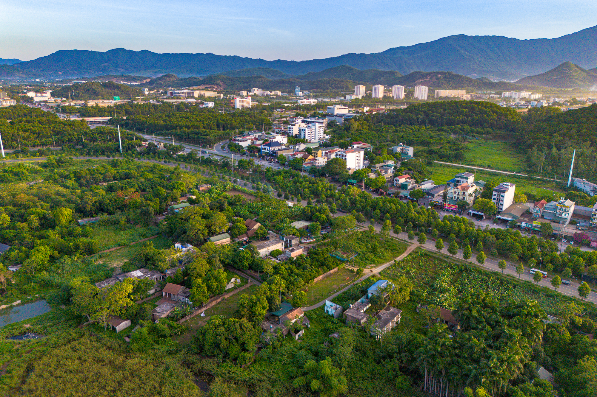Toàn cảnh khu vực cách Hồ Gươm 40 km đang được 