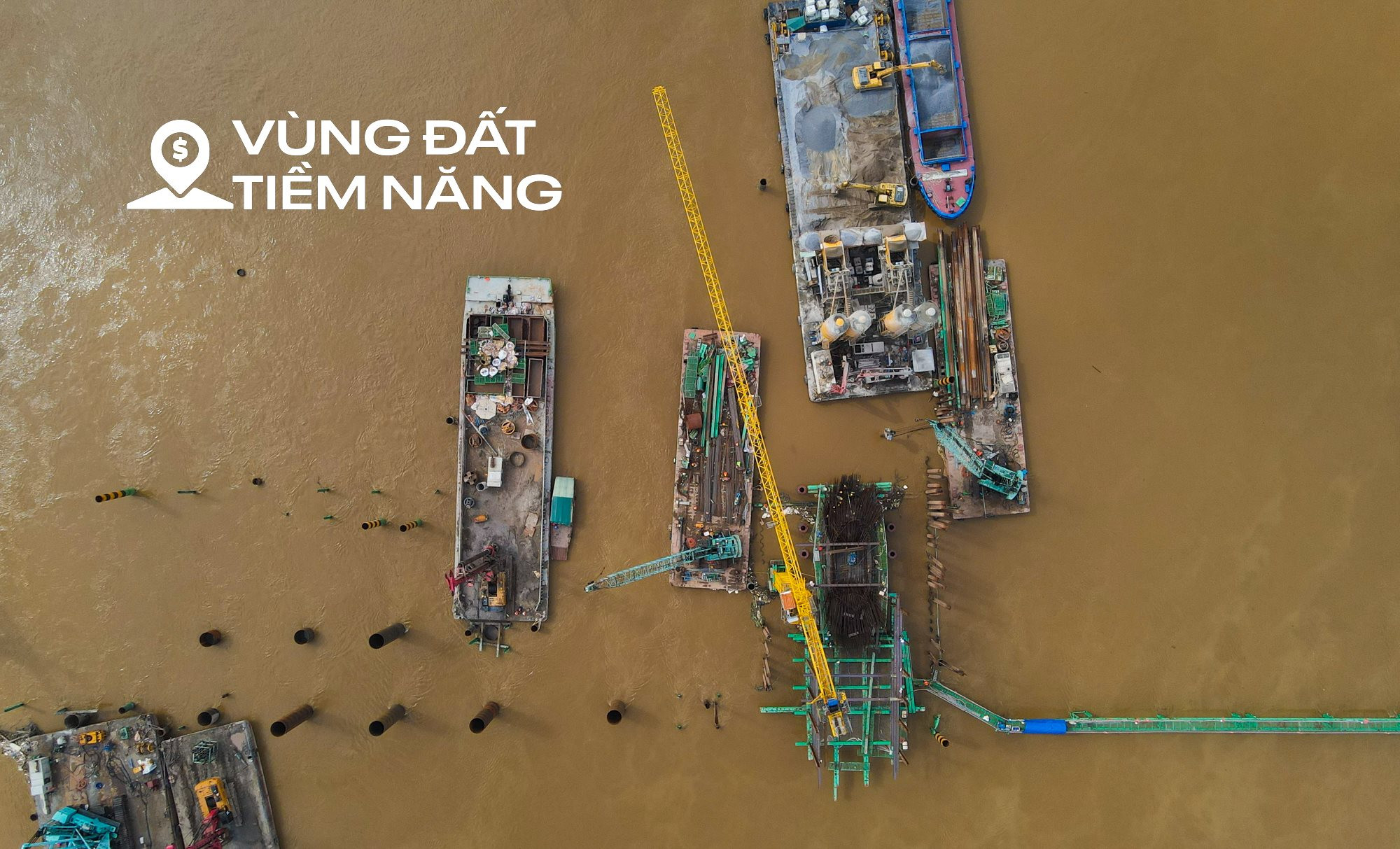 Ngắm đại công trường xây cầu 16.000 tỷ đồng ở trung tâm Hà Nội: Quy tụ 100 máy móc, hơn 500 nhân sự, dùng lượng thép gấp 5 cầu Long Biên