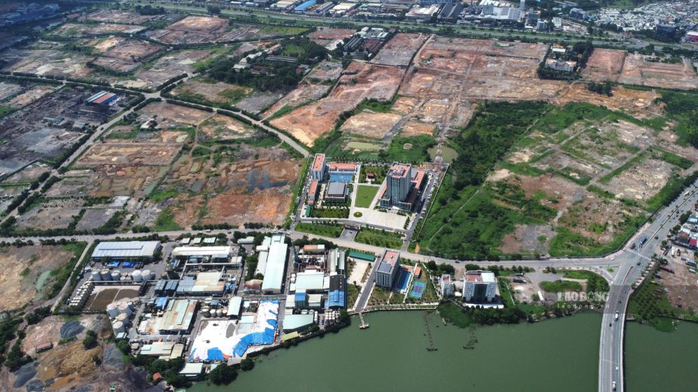 Tại đây có Trụ sở Công an TP Đồng Nai và Kiểm toán nhà nước Khu vực XIII được giữ nguyên trạng. Ảnh: Hà Anh Chiến