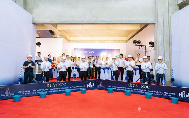 The Zenith Hải Phòng chính thức cất nóc, sẵn sàng “về đích” The Zenith Hải Phòng chính thức cất nóc, sẵn sàng “về đích”