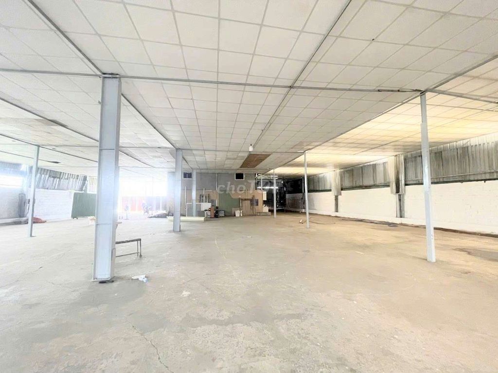 Cho thuê KHO - XƯỞNG MẶT TIỀN ĐƯỜNG( 1400M2 ) 