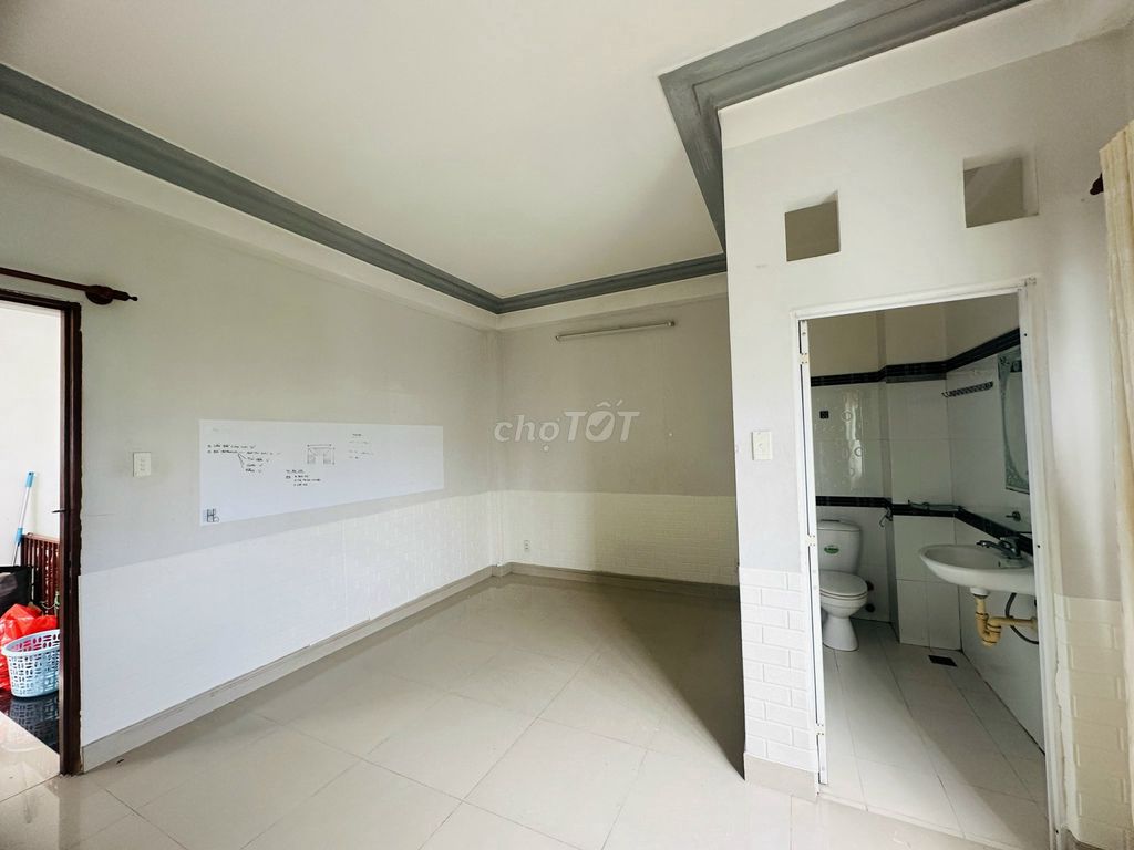 Phòng trọ 20m2 284 Lý Thường Kiệt P14 Q10