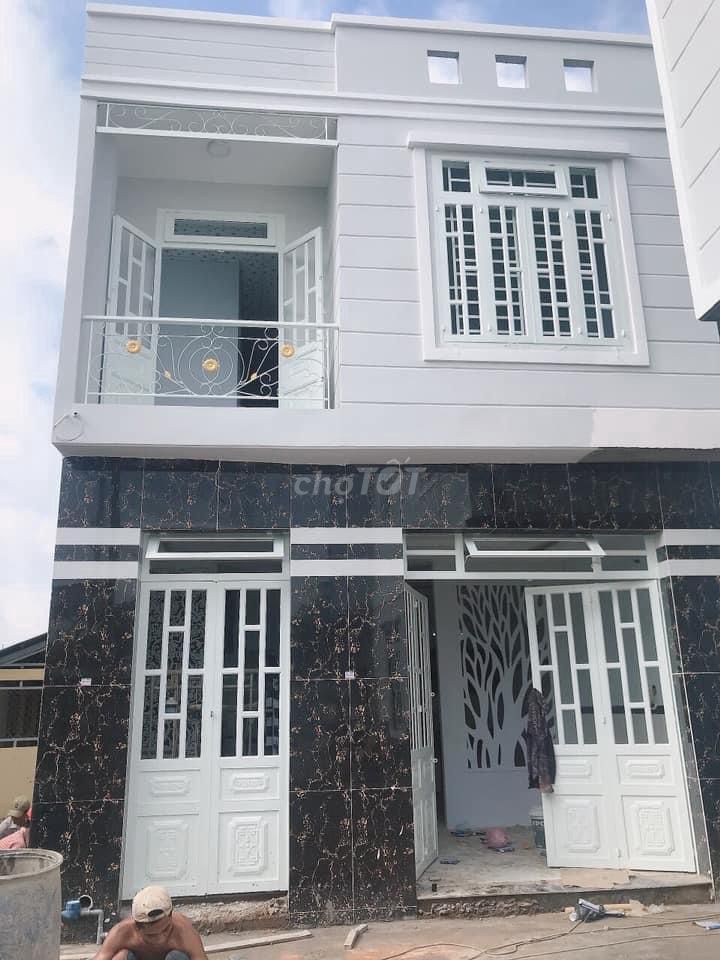 Nhà trong hẻm QL 50 gan cong vien Nguyễn Thái Bình, chùa Vĩnh Long
