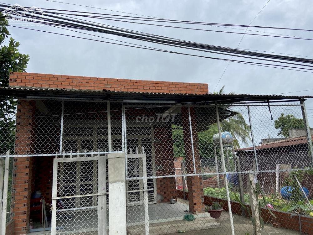 Bán nhà gạch hóc môn 4X9 HÓC MÔN 250TRiệu đường 8m giấy tờ bao hết