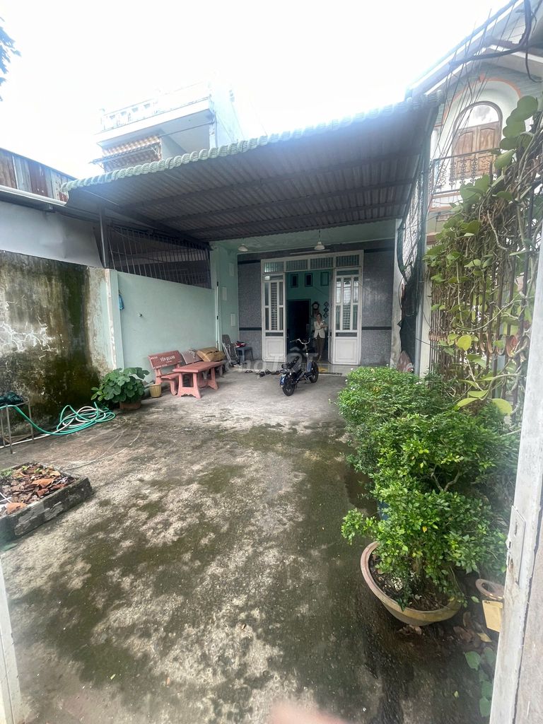 Nhà mặt tiền Trần Hưng Đạo nối dài, Phường Hưng Phú