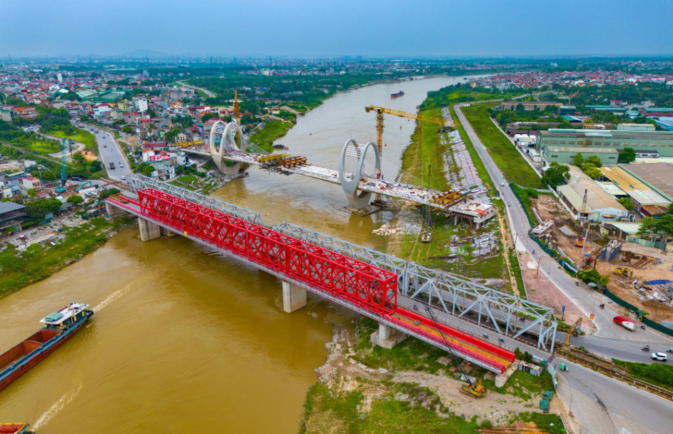 Cận cảnh cầu 1.800 tỷ sắp hoàn thành, thay thế cầu quay đầu tiên ở Việt Nam, nối Hà Nội với tỉnh sắp lên thành phố trực thuộc trung ương