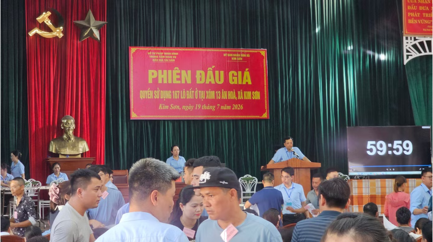 Đất đấu giá vùng quê 'hạ nhiệt' sau bỏ cọc hàng loạt, có lô giảm gần 1 tỷ đồng