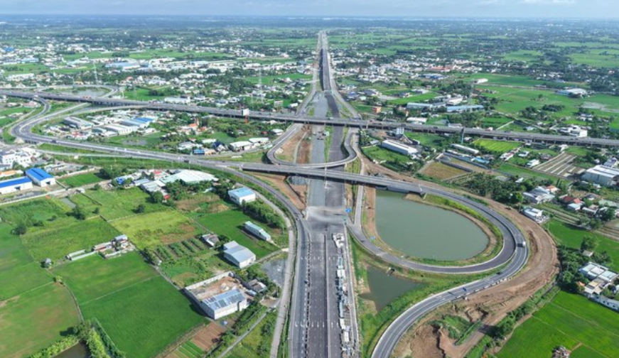 Hạ tầng khu Tây TP.HCM hoàn thiện, bất động sản nhà phố hút khách