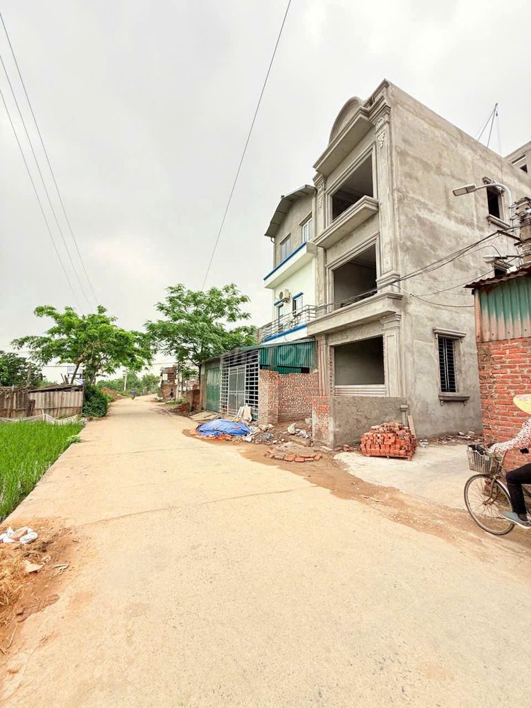 BÁN GẤP 62M² ĐẤT PHÙ KHÊ (BẮC NINH) HƠN 2 TỶ - NGÕ NÔNG, Ô TÔ 7 CHỖ
