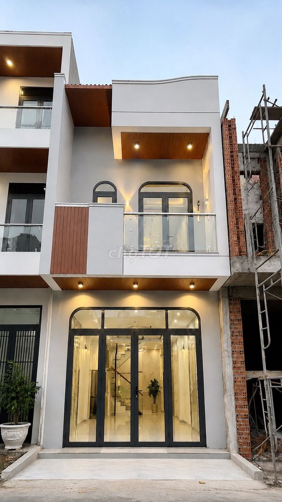 NHÀ 1 TRỆT 1 LẦU GẦN BV HOÀN MỸ, TRƯỜNG HỌC CÁC CẤP CHỈ 2TY490