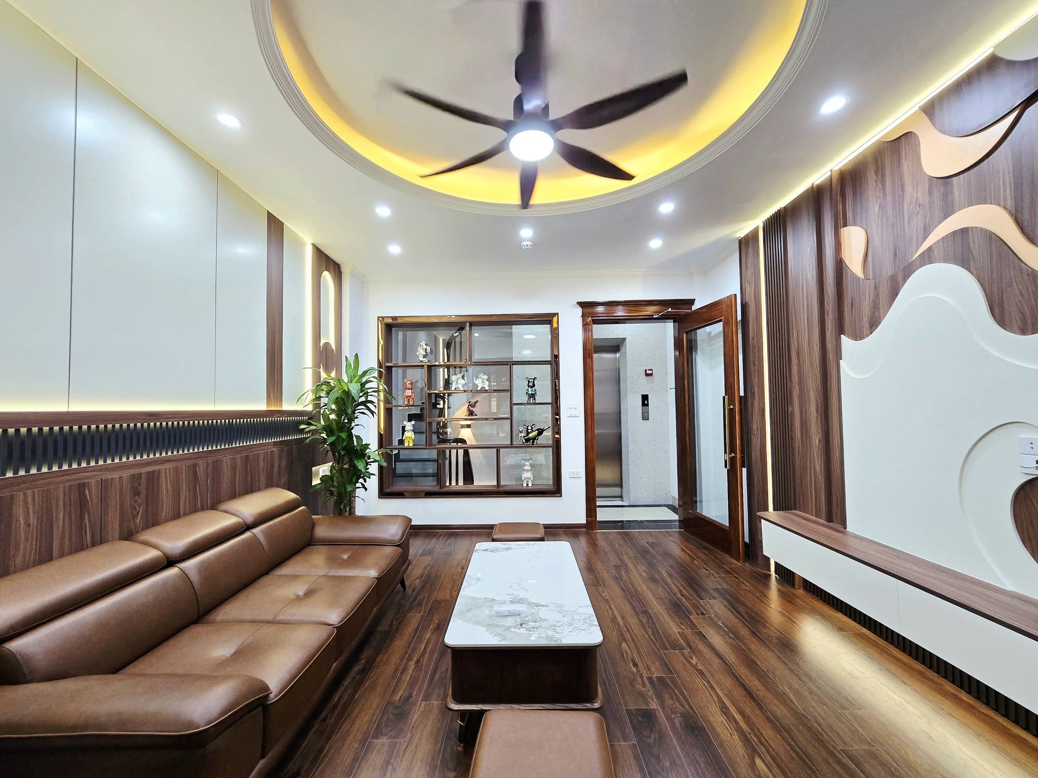 Bán nhà thanh xuân, 7 tầng thang máy, phân lô oto tránh, ở, kinh doanh, văn phòng, chỉ 16 tỷ