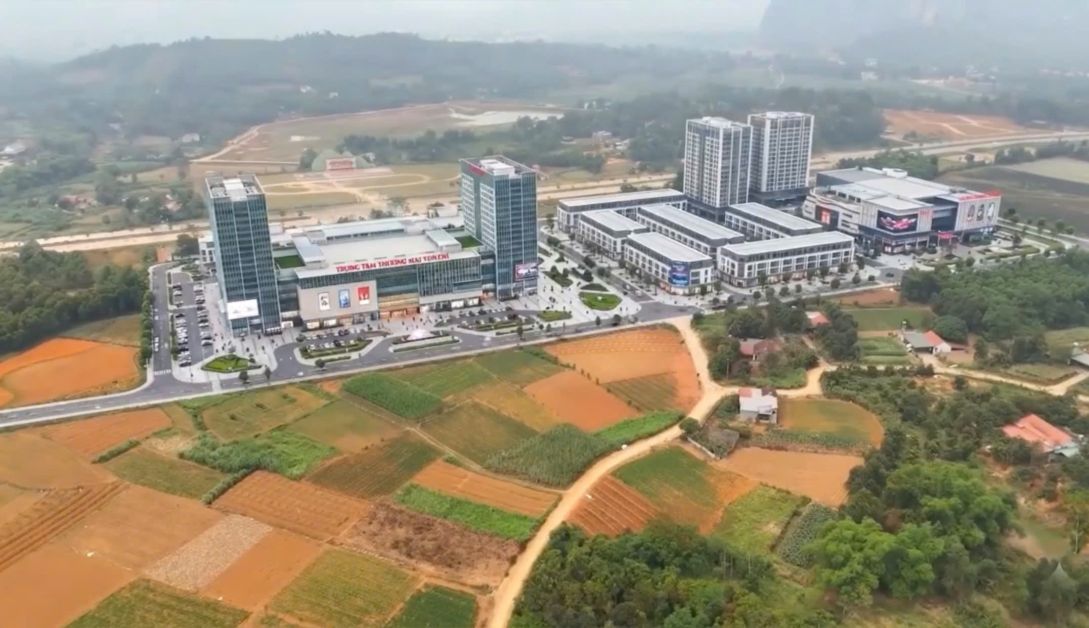 Quang Hưng Plus - BÁN KÍNH VÀNG  ĐỊA THẾ KIM CƯƠNG, GIAO THƯƠNG THỊNH VƯỢNG